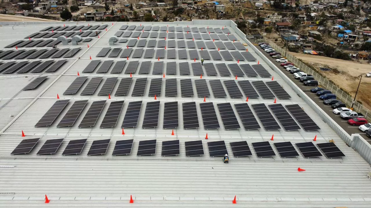 instalación completa llave en mano de 600 W, con paneles bifaciales Performance, Stryker, Mexico