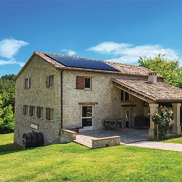 Casa in Italia con pannelli fotovoltaici SunPower Casa in Italia con pannelli fotovoltaici SunPower