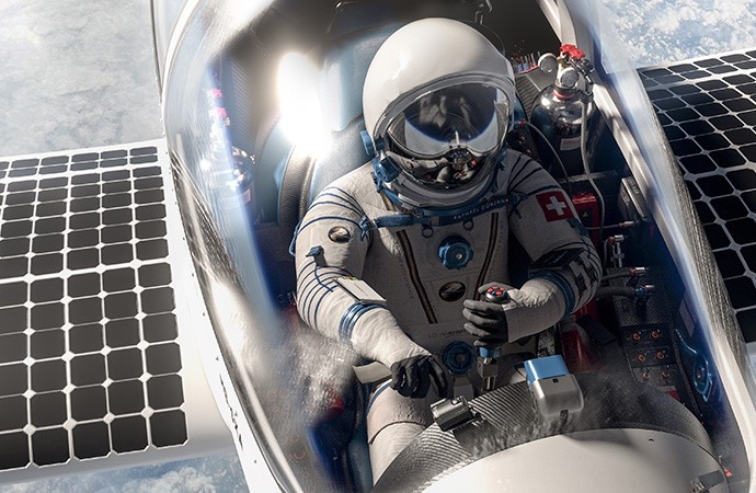 Piloto del avión SolarStratos con células solares de SunPower en las alas