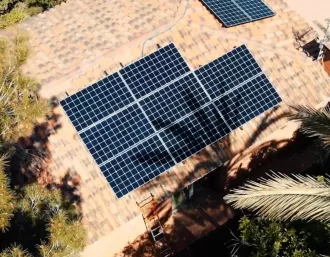 El Maxeon 5 AC pone los hogares sobre el camino del autoconsumo. Potente, adaptable y conectado, maximiza los ahorros. 
