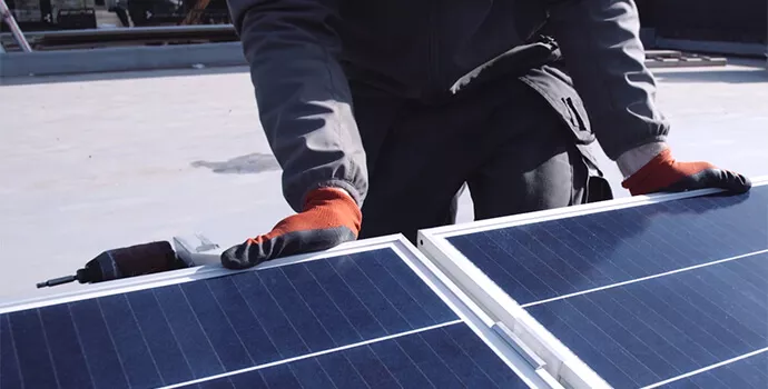 SunPower Installer with Performance Solar Panel SunPower Installer with Performance Solar Panel